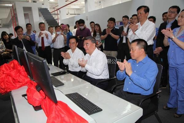 中国首条千吨级T800碳纤维生产线投产